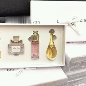 پک کادویی و گیفت ست برند دیور | Original New Dior Gift Set 4in1