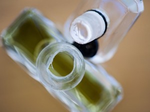 عطر روغنی یا عطر باز چیست؟