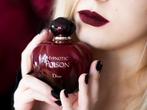 آیا این یک افسانه است؟ عطر Hypnotic Poison و نقدهای جالب