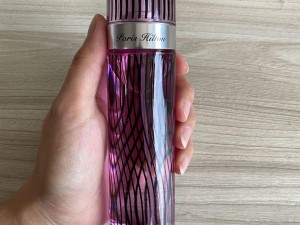 نقد و بررسی عطر زنانه پاریس هیلتون