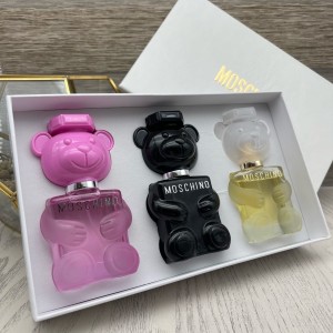 گیفت ست موسکینو، 3*30 میلی لیتر  MOSCHINO, 3*30 ml