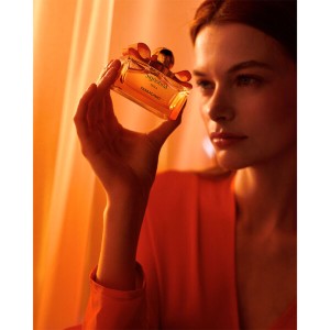 عطر سیگنورینا یونیکا سالواتوره فراگامو - Signorina Unica Salvatore Ferragamo