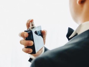 چرا مردان باید از عطرهای ادوتویلت استفاده کنند؟