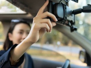 دوربین خودرو با تشخیص حرکت در حالت پارک (مطلب)