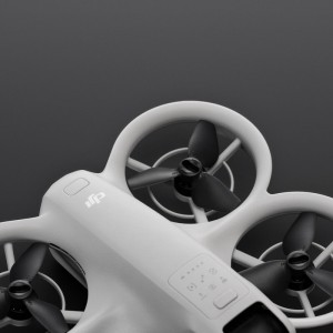 ملخ DJI NEO