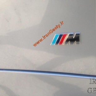 یک جفت برچسب فلزی کوچک MPower