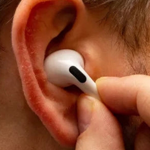 هدفون بی‌ سیم اپل مدل AirPods Pro همراه با محفظه شارژ