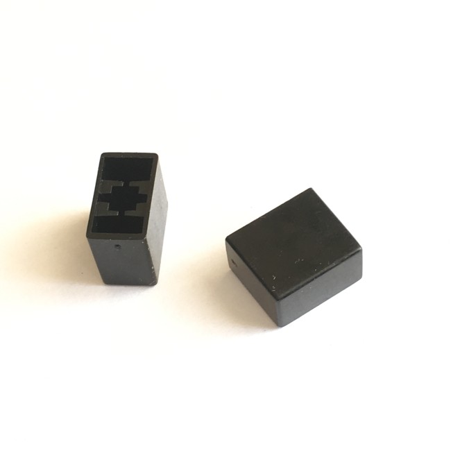 سر کلید پلاستیکی مشکی مستطیلی مدل HS03