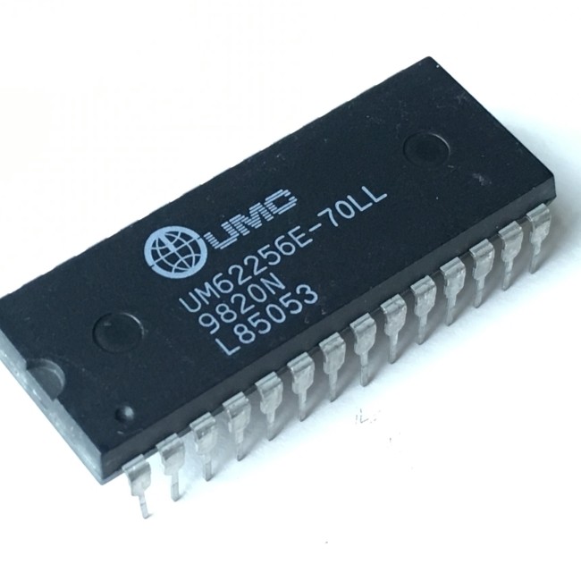 UM62256E-70LL