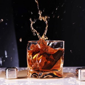 نیم لیوان شیشه ایی  دفرمه مچاله