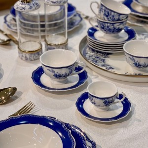 سرویس غذاخوری blue life محصول میس بتی