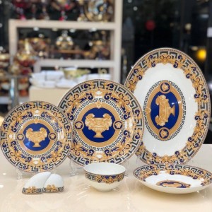 سرویس غذاخوری ورساچه