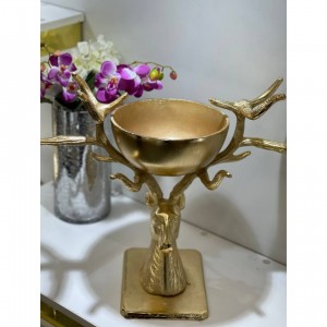 میوه خوری گوزن