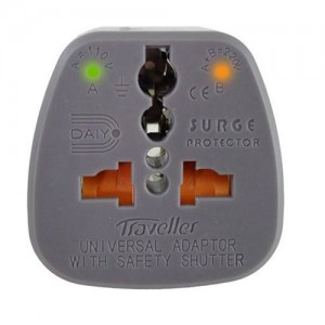 مبدل برق سه به دو دایو Daiyo Universal Adaptor Traveller DE237
