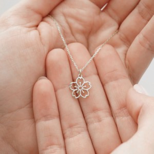 گردنبند نقره طرح گل