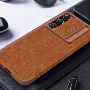 کیف کلاسوری نیلکین مدل Qin Pro Leather مناسب برای گوشی موبایل سامسونگ Galaxy S23 FE