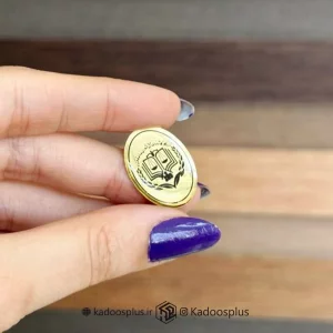 بج سینه مرکز  وکلا بیضی طلایی با حکاکی مشکی براق