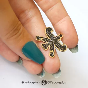 بج سینه درفش شهباز مشکی بُرشی