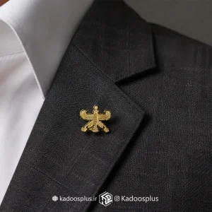 بج سینه درفش شهباز طلایی بُرشی