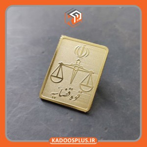 بج سینه طلایی با رنگ اختصاصی
