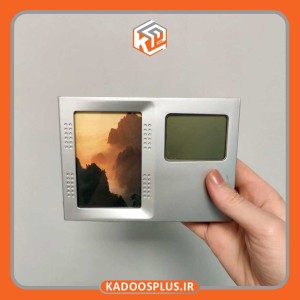 ساعت رومیزی با قاب عکس متوسط
