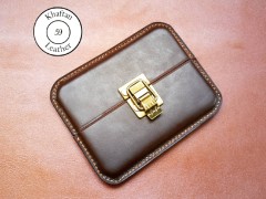 کیف سیگار چرم طبیعی ظرفیت هشت نخ دارای قفل مهماتی