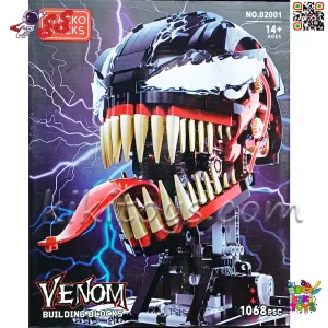 نمای روبروی لگو شخصیت Venom با نورپردازی