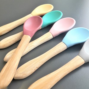 قاشق دوعددی سیلیکونی دسته چوبی minikoioi
