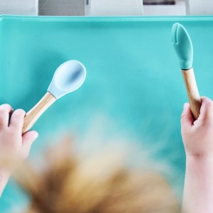 قاشق وچنگال سیلیکونی دسته چوبی minikoioi