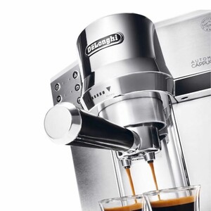اسپرسوساز خانگی 1200 میلی‌لیتری دلونگی مدل EC850M با مصرف پودر قهوه، مناسب تهیه اسپرسو، کاپوچینو و کافه لاته