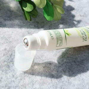 دور چشم رولی سیمپل Revitalising