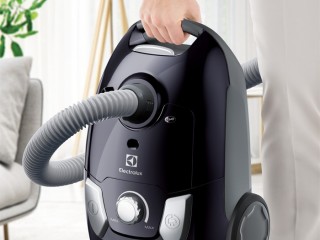 جارو برقی الکترولوکس مدل EEG42EB