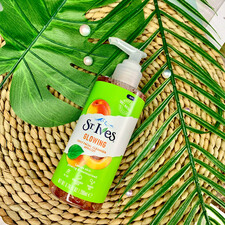 ژل شوینده صورت زردآلوی سینت ایوز St Ives Glowing
