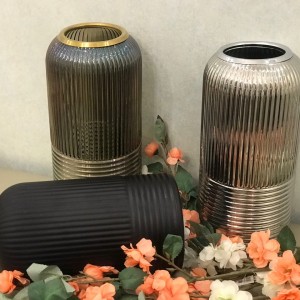 گلدان شیار دار شیشه ای
