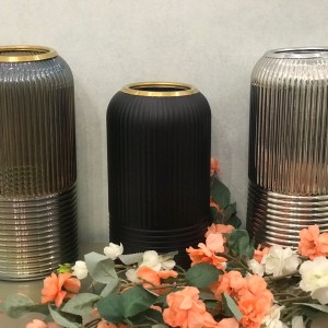 گلدان شیار دار شیشه ای