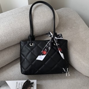 کیف دستی دوشی زنانه مدل ماریلا