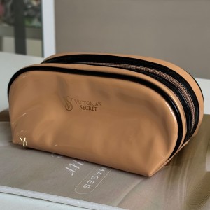 کیف آرایشی ویکتور