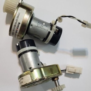 موتور DC گیربکسی  24V با تعداد دور 106RPM
