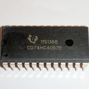 آی سی CD74HC4067E