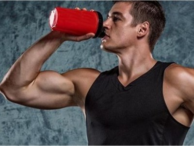 راهنمای کامل استفاده از کراتین برای افزایش وزن: روش ها، دوزها و نتایج واقعی