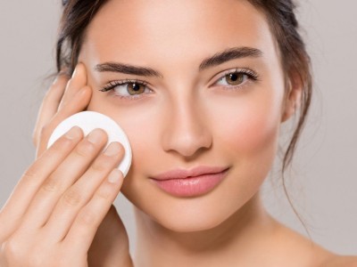 تونر چیست و استفاده از آن چه کمکی به پاکسازی صورت می‌کند؟