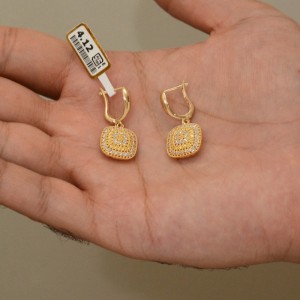 گوشواره طلا 18 عیار زنانه طلای مستجابی مدل آوا تراش مربعی