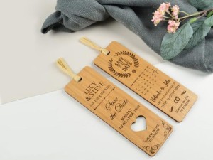 بوک مارک چوبی با طرح اختصاصی