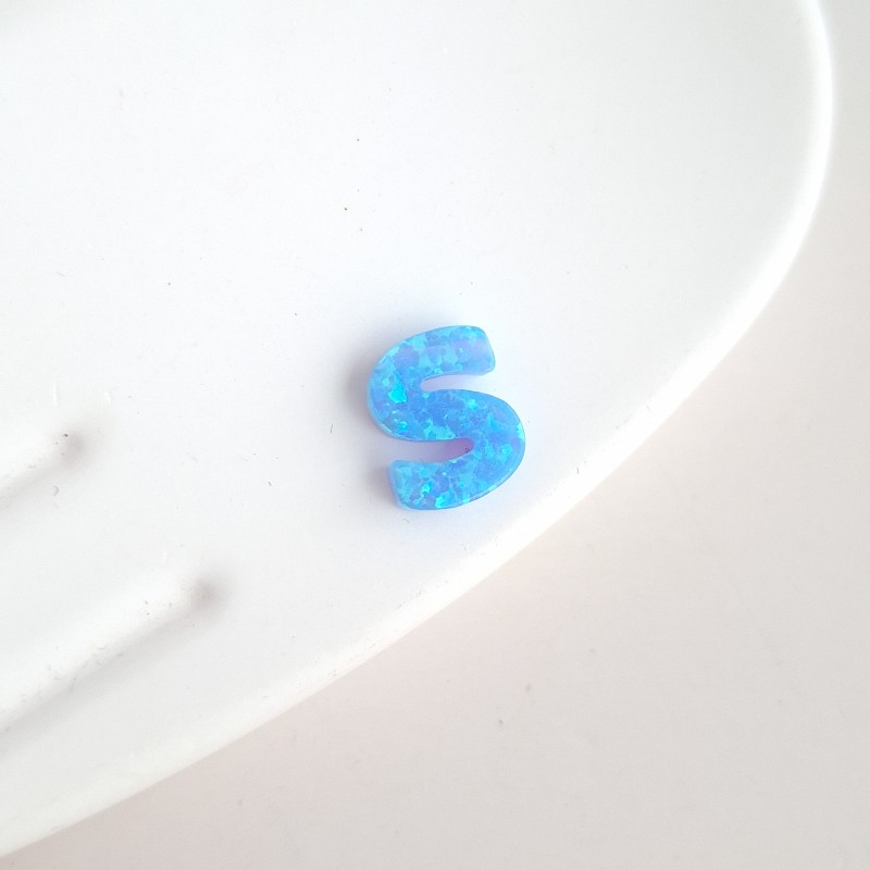 آویز گردنبند سنگ اوپال Lab Grown آبی طرح حرف S