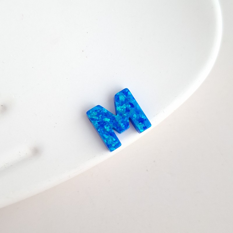 آویز گردنبند سنگ اوپال Lab Grown آبی طرح حرف M