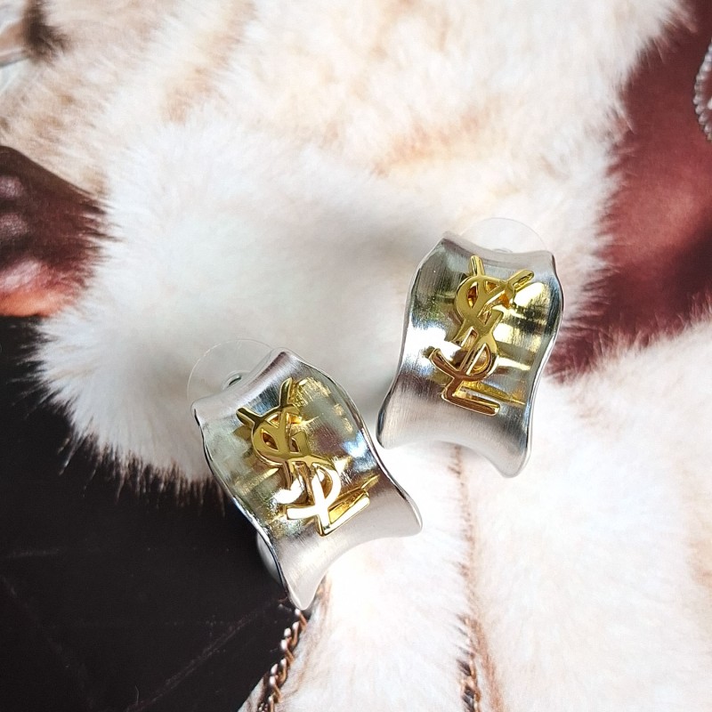 گوشواره نقره‌ای لوگو YSL طلایی