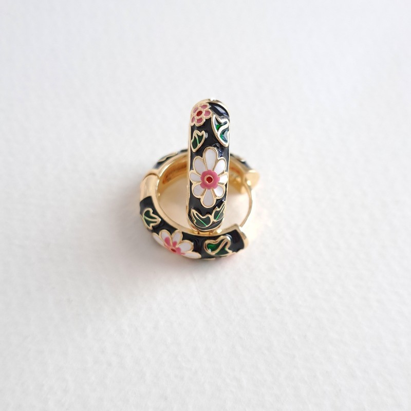 گوشواره میناکاری مشکی گل سفید
