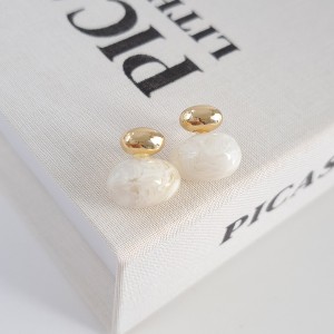 گوشواره طرح سنگ انتزاعی