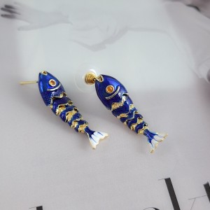 گوشواره میناکاری با طرح ماهی در نیلای جولری