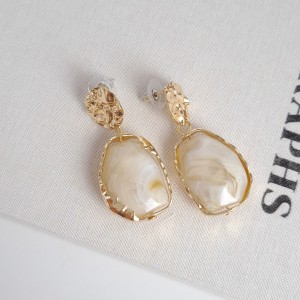 گوشواره طرح سنگ